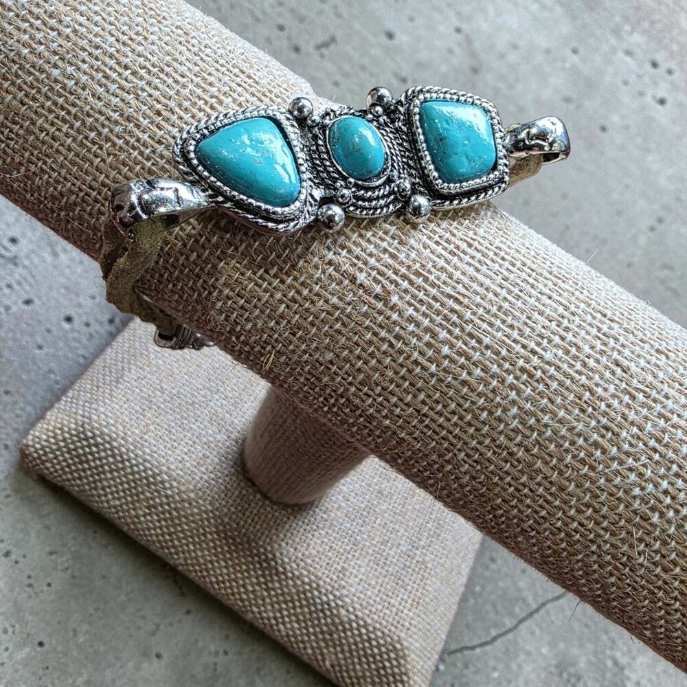 Southwestern Turquoise Faux Leather Toggle Bracelet Silver Tone Western Classic